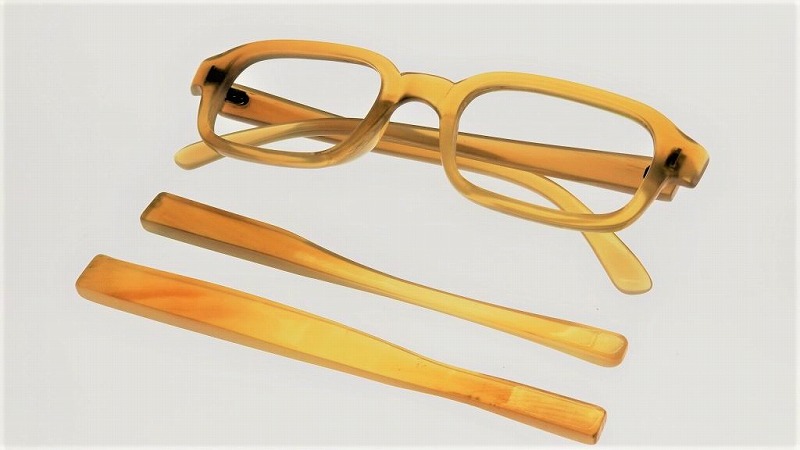 注目の自然素材】バッファローホーンを素材にした、唯一無二のメガネを 